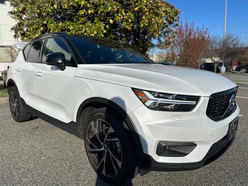 2021 Volvo XC40 T5 R-Design