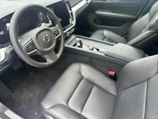 2024 Volvo S60 B5 Core Dark Theme