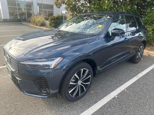 2025 Volvo XC60 B5 Plus