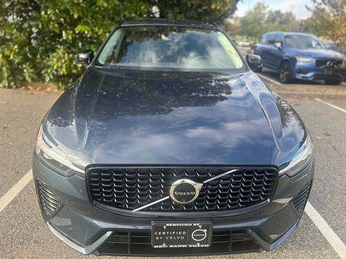 2025 Volvo XC60 B5 Plus
