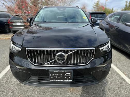 2025 Volvo XC40 B5 Plus Bright Theme