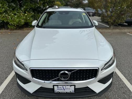 2020 Volvo V60 Cross Country T5