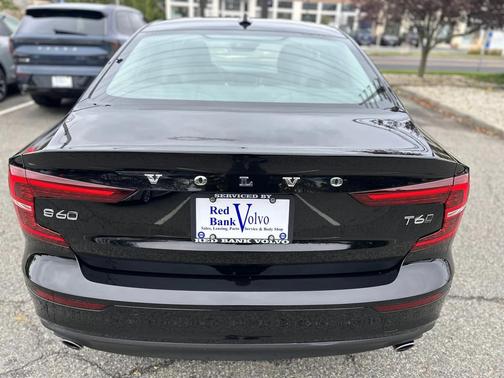 2020 Volvo S60 T6 Momentum