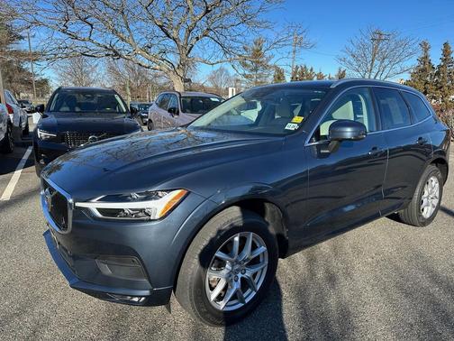 2021 Volvo XC60 T5 Momentum