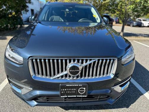 2025 Volvo XC90 B5 Core