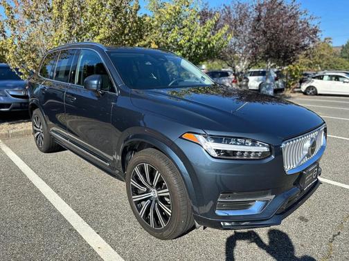 2025 Volvo XC90 B5 Core