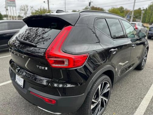 2020 Volvo XC40 T5 R-Design