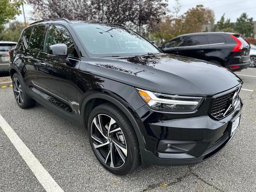 2020 Volvo XC40 T5 R-Design