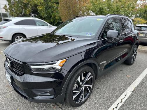 2020 Volvo XC40 T5 R-Design