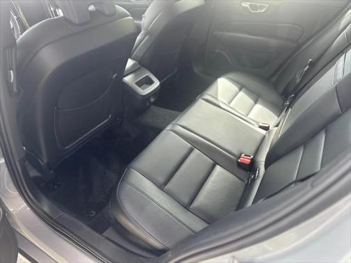 2024 Volvo S60 B5 Core Dark Theme
