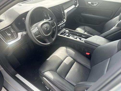 2024 Volvo S60 B5 Core Dark Theme