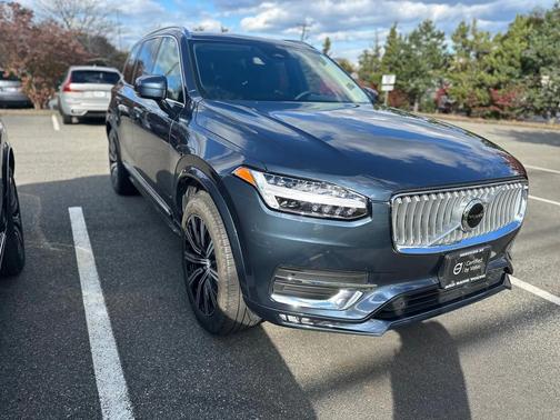 2025 Volvo XC90 B5 Core