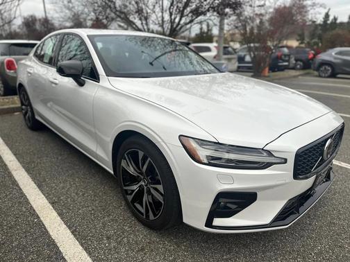 2025 Volvo S60 B5 Core