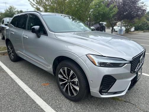 2025 Volvo XC60 Plus