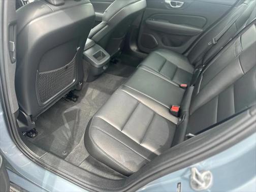2024 Volvo S60 B5 Core Dark Theme