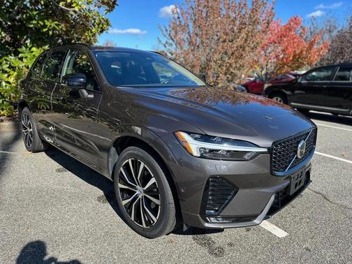 2025 Volvo XC60 B5 Plus