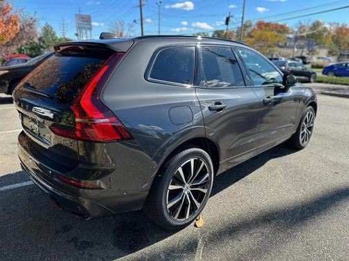 2025 Volvo XC60 B5 Plus