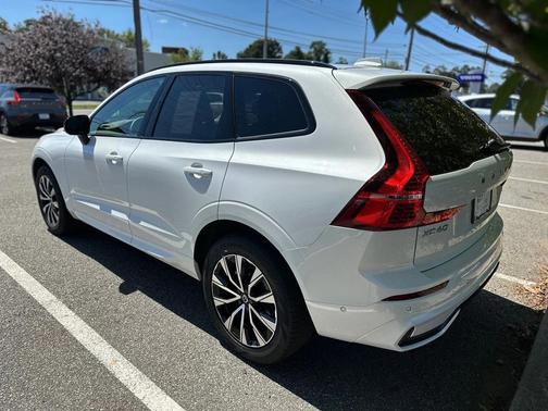 2025 Volvo XC60 B5 Plus