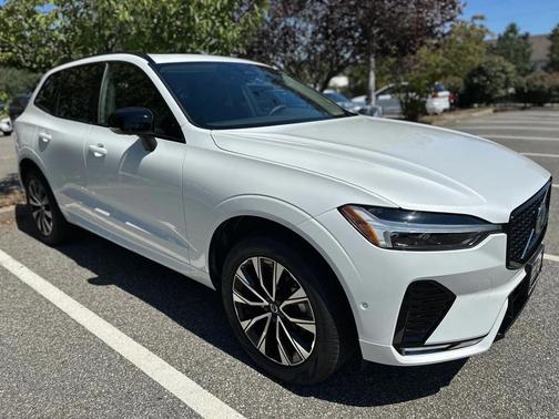 2025 Volvo XC60 B5 Plus