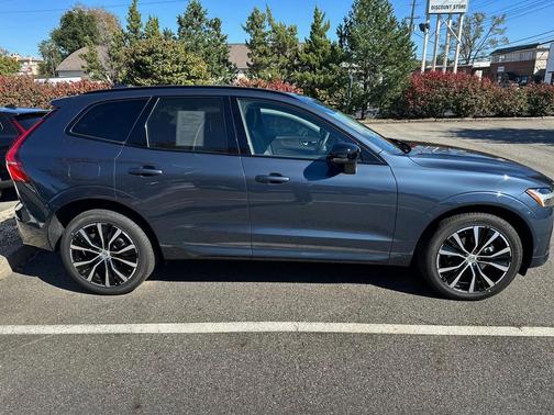 2025 Volvo XC60 B5 Plus