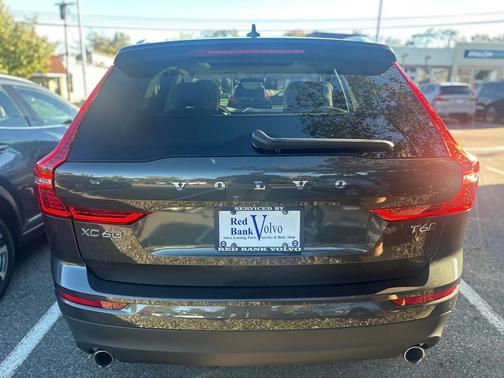 2020 Volvo XC60 T6 Momentum