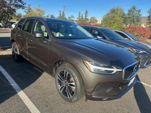 2020 Volvo XC60 T6 Momentum