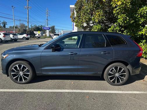 2025 Volvo XC60 B5 Plus