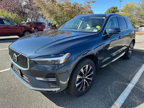 2023 Volvo XC60 B5 Plus Bright Theme
