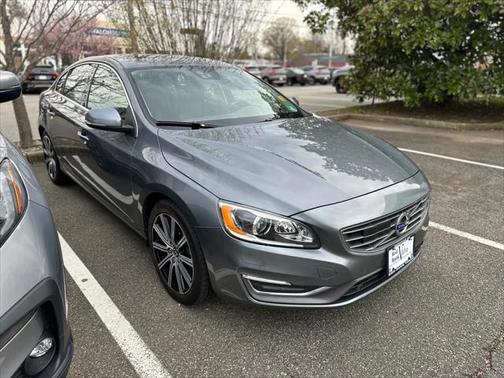 2017 Volvo S60 Inscription T5 Platinum