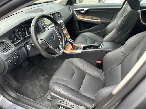 2017 Volvo S60 Inscription T5 Platinum