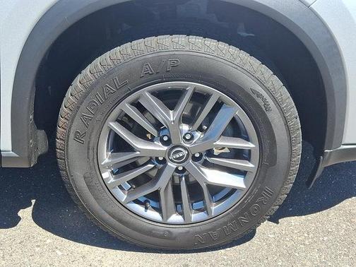 Brilliant Silver Metallic 2024 Nissan Rogue S