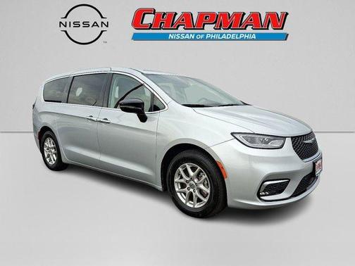 2024 Chrysler Pacifica Touring-L