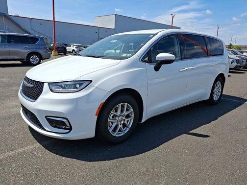 2023 Chrysler Pacifica Touring-L