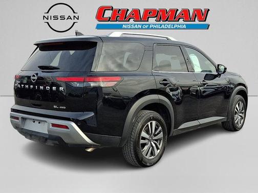 2025 Nissan Pathfinder SL