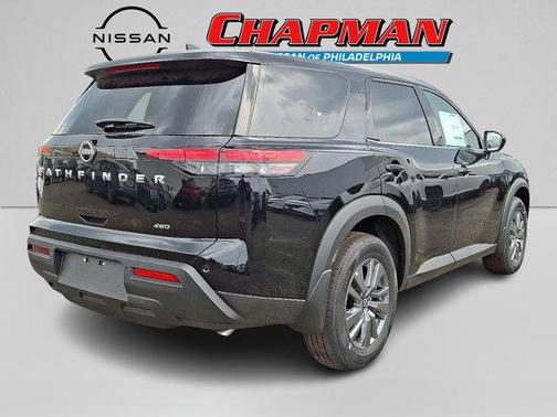 2025 Nissan Pathfinder S