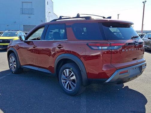 Scarlet Ember 2026 Nissan Pathfinder SL
