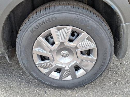 2025 Nissan Kicks S