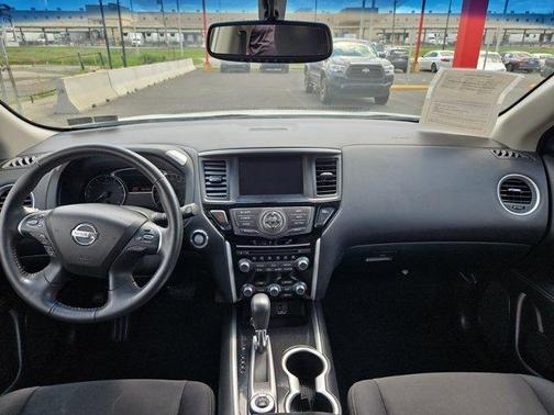 2020 Nissan Pathfinder SV