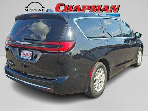 Diamond Black 2025 Chrysler Pacifica Select