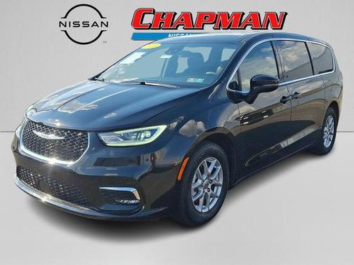 Diamond Black 2025 Chrysler Pacifica Select