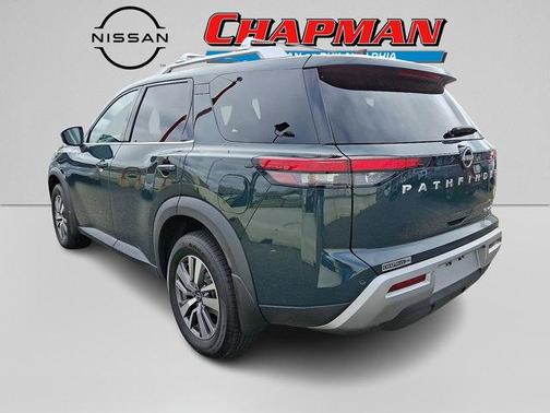 2022 Nissan Pathfinder SL