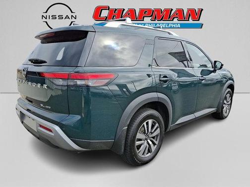 2022 Nissan Pathfinder SL