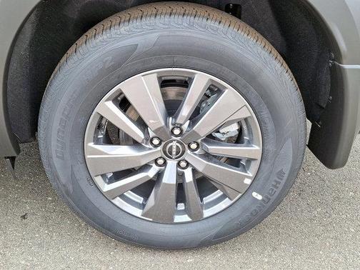 2025 Nissan Pathfinder S