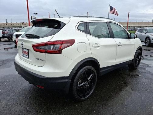 2022 Nissan Rogue Sport SL