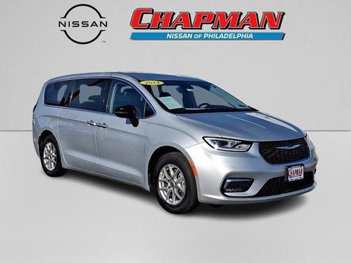 2024 Chrysler Pacifica Touring-L