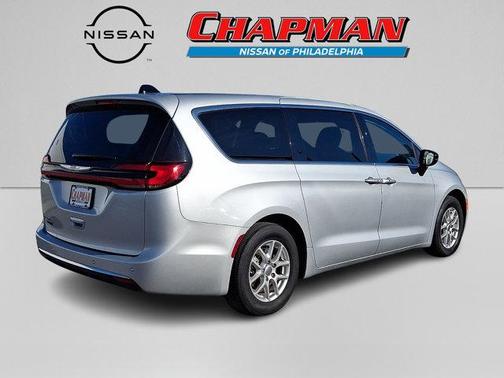 2024 Chrysler Pacifica Touring-L