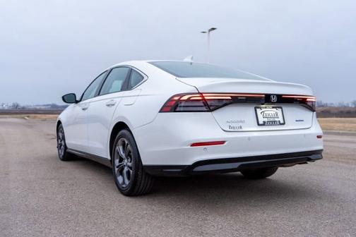 Platinum White Pearl 2025 Honda Accord Hybrid EX-L