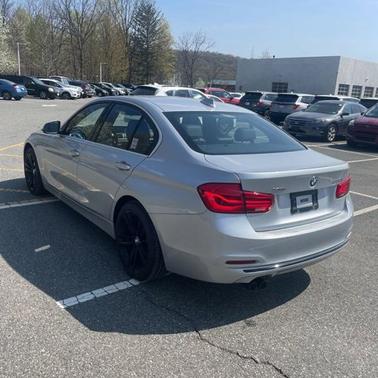 2018 BMW 330 i xDrive
