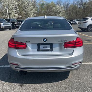 2018 BMW 330 i xDrive