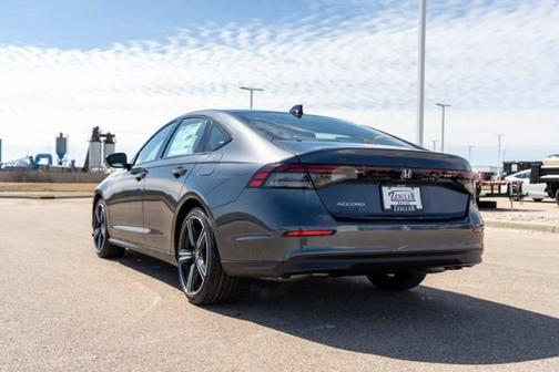 Meteorite Gray Metallic 2025 Honda Accord SE